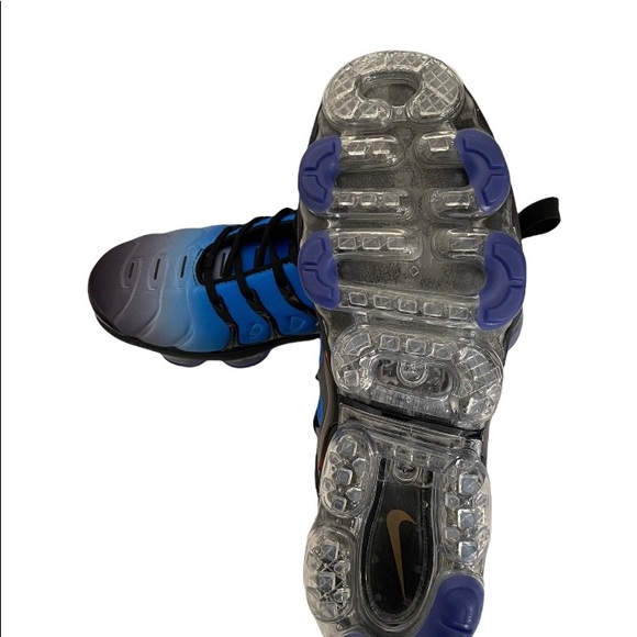 Nike Air VaporMax Plus athletic Shoes - Picture 4 of 6